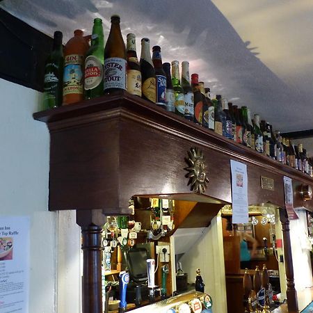 The Sun Inn Englefield Green Bagian luar foto