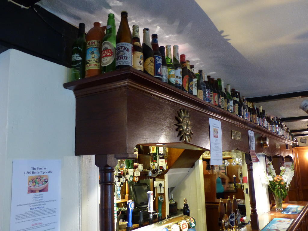 The Sun Inn Englefield Green Bagian luar foto