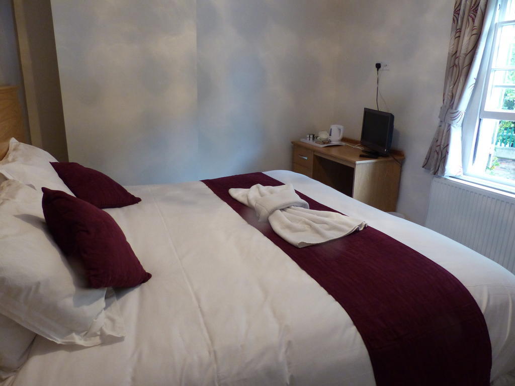 The Sun Inn Englefield Green Ruang foto